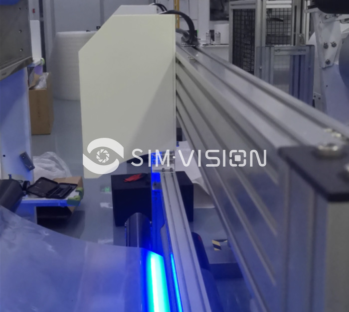 薄膜表面瑕疵檢測(cè)現(xiàn)場(chǎng)目前已成功上線(xiàn)檢測(cè)